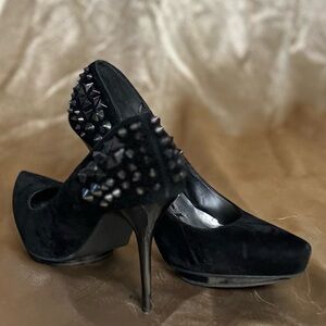 Anne Michelle black suede studded heels size 8